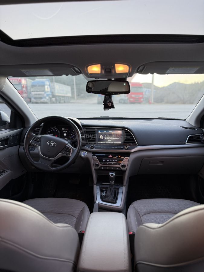 Hyundai Elantra - фото 9