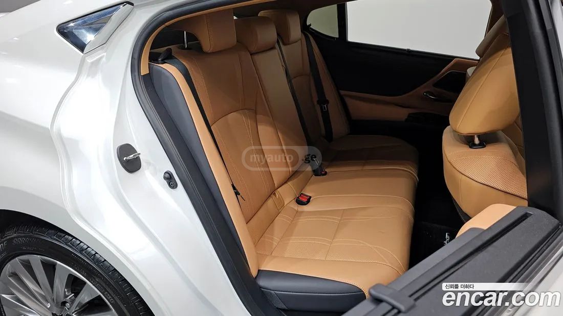 Lexus ES 350 2025 — миниатюра 12