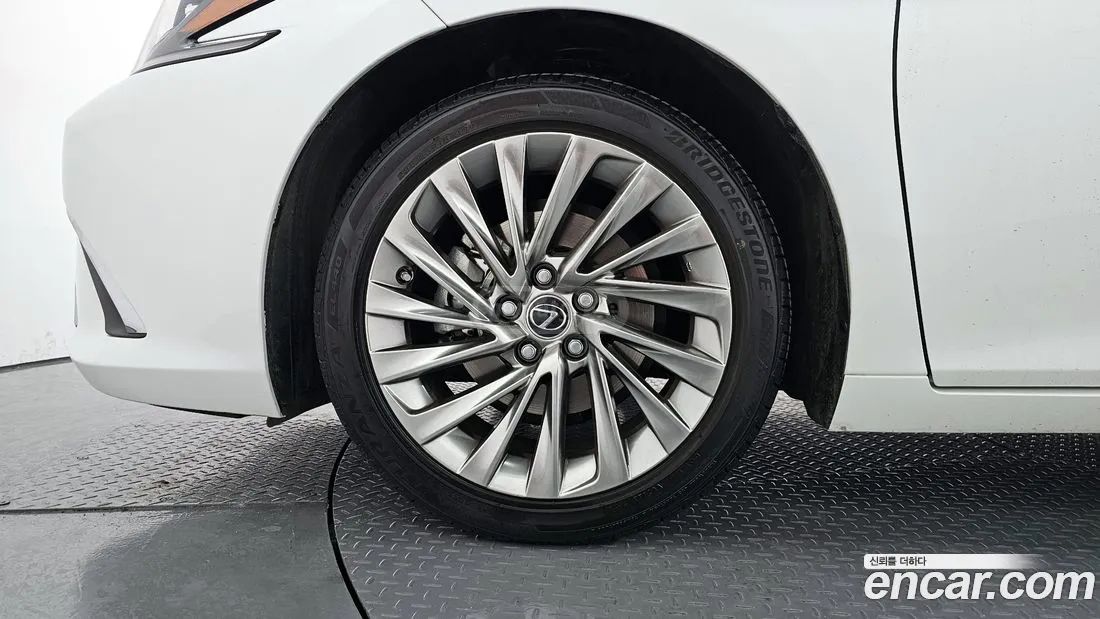 Lexus ES 350 2025 — миниатюра 5