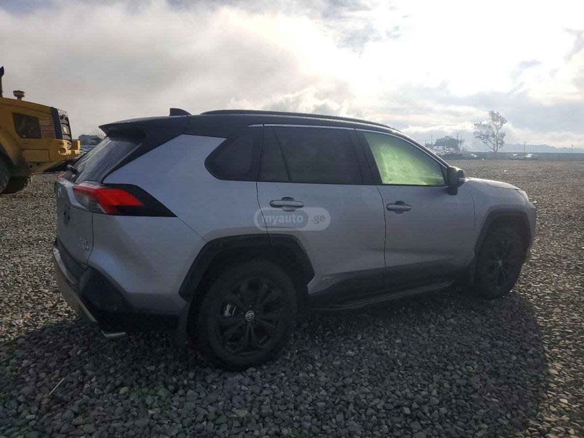 Toyota RAV 4 - фото 3