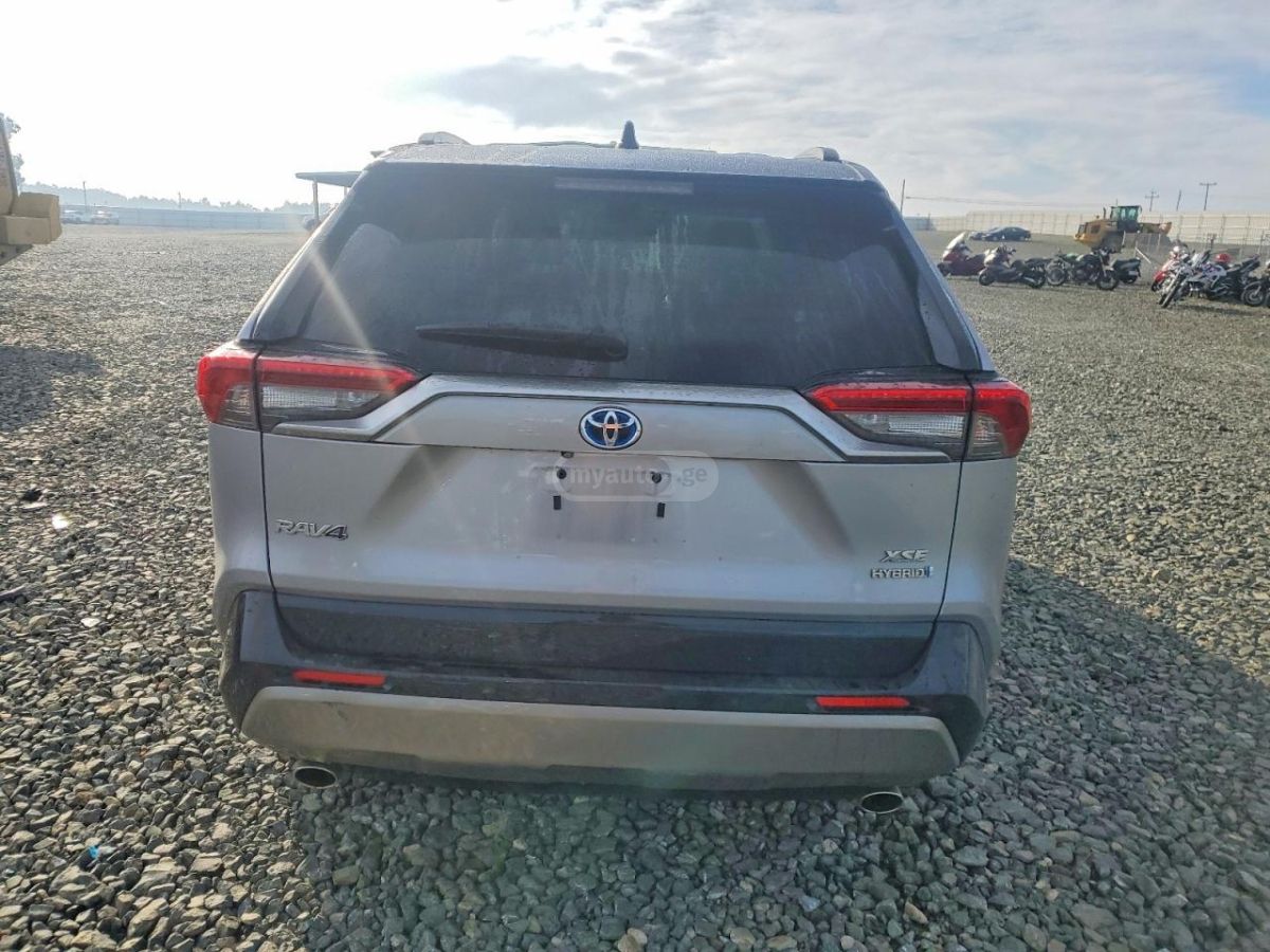 Toyota RAV 4 - фото 6