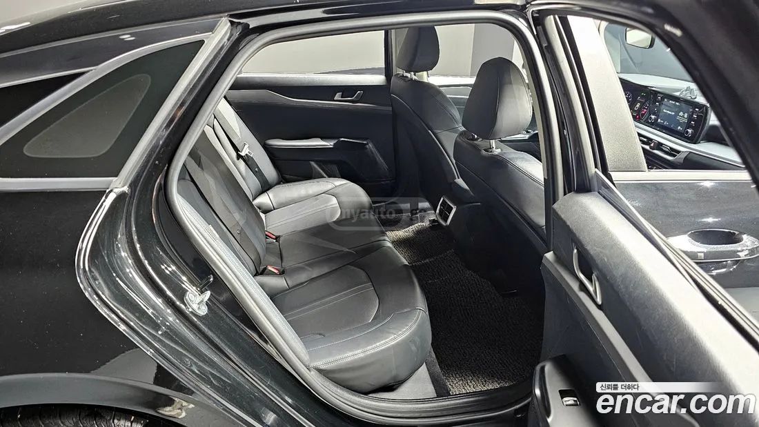 Kia Optima - фото 12