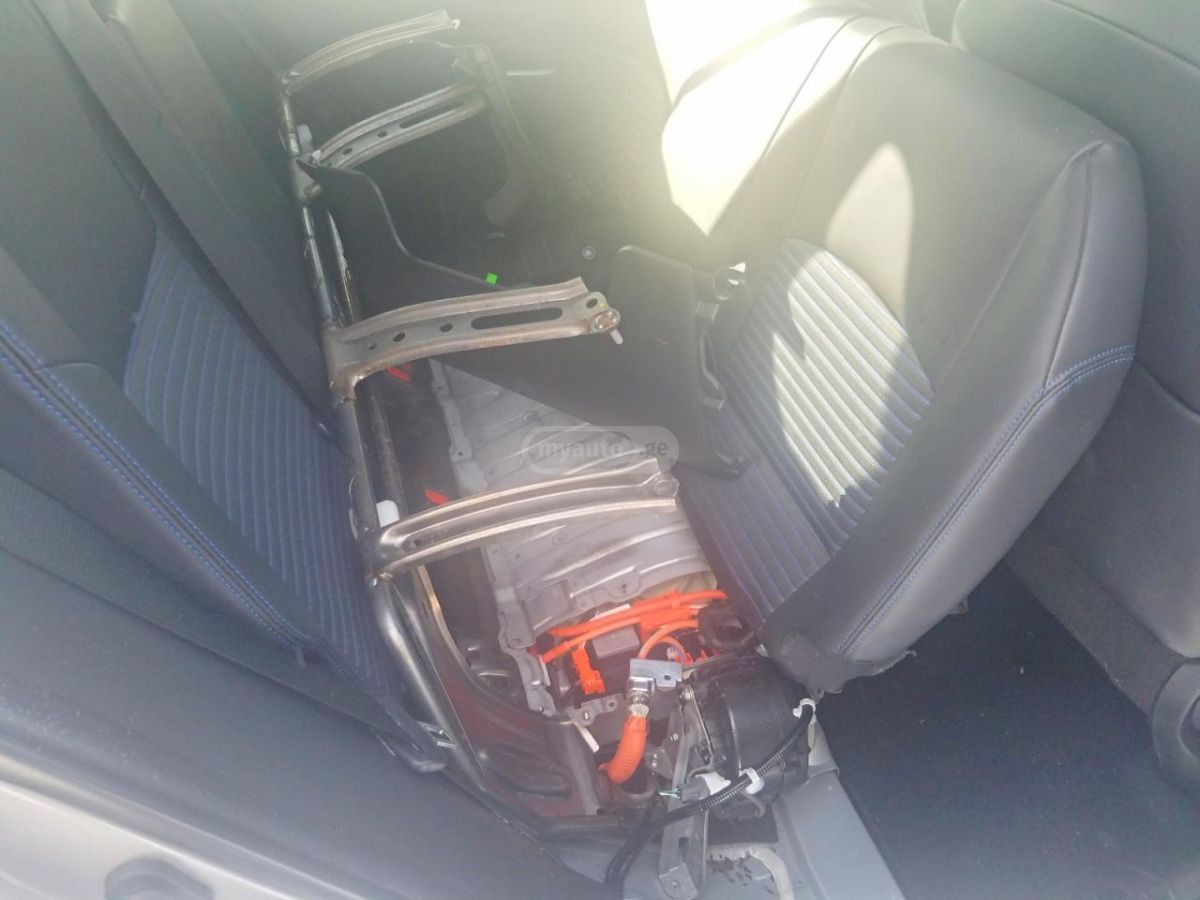 Toyota RAV 4 - фото 11