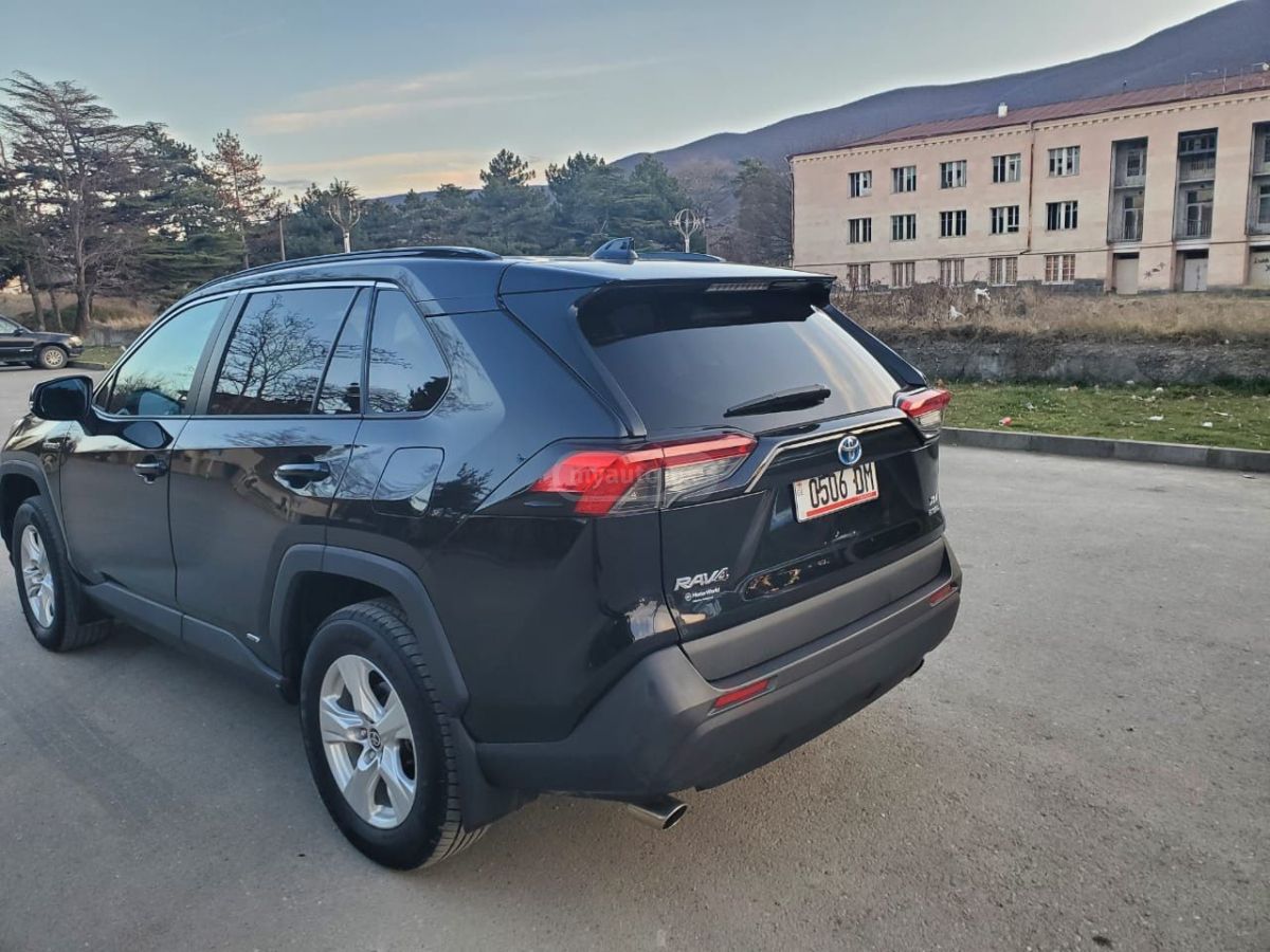 Toyota RAV 4 - фото 4