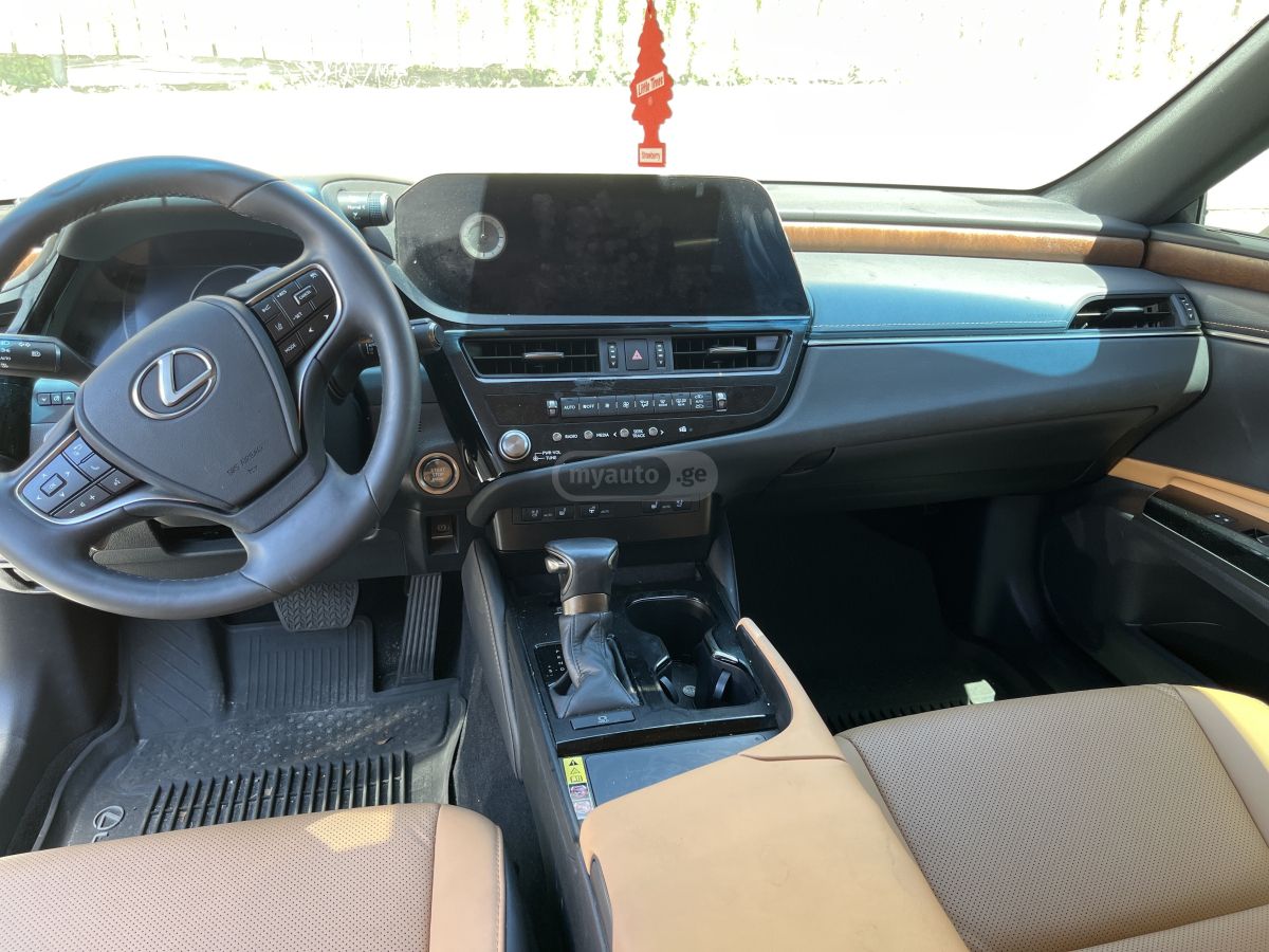 Lexus Base 4dr All-Wheel Drive Sedan — миниатюра 7