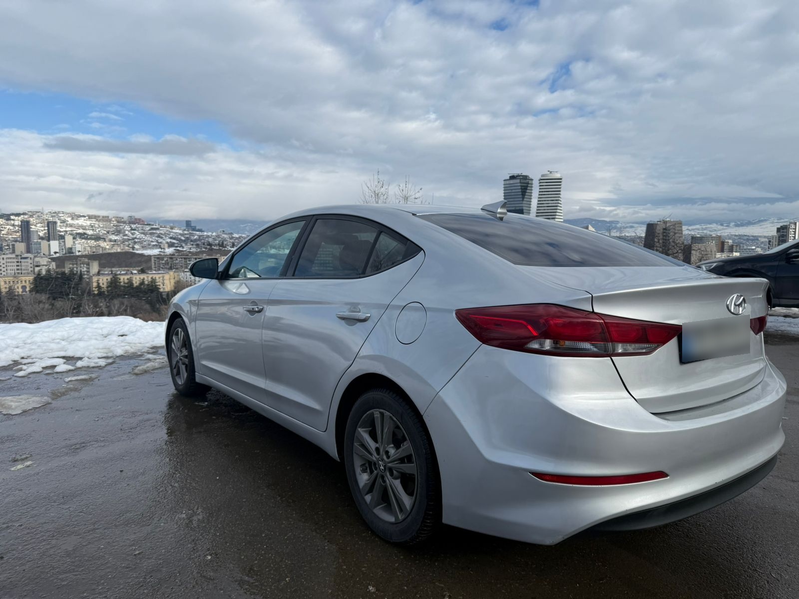 Hyundai Elantra - фото 2