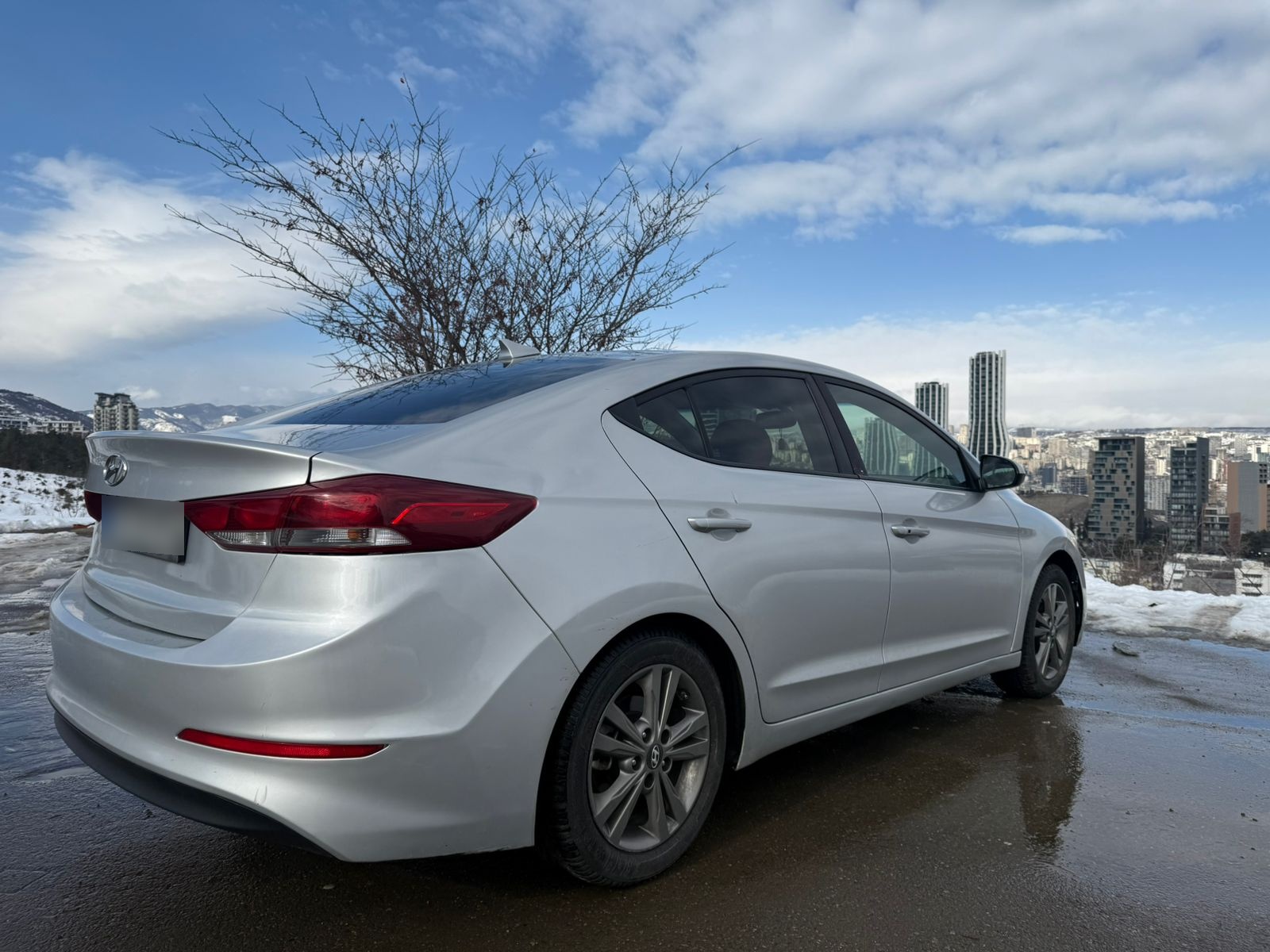 Hyundai Elantra - фото 3