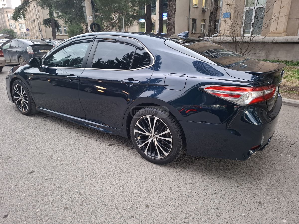 Toyota Camry - фото 4
