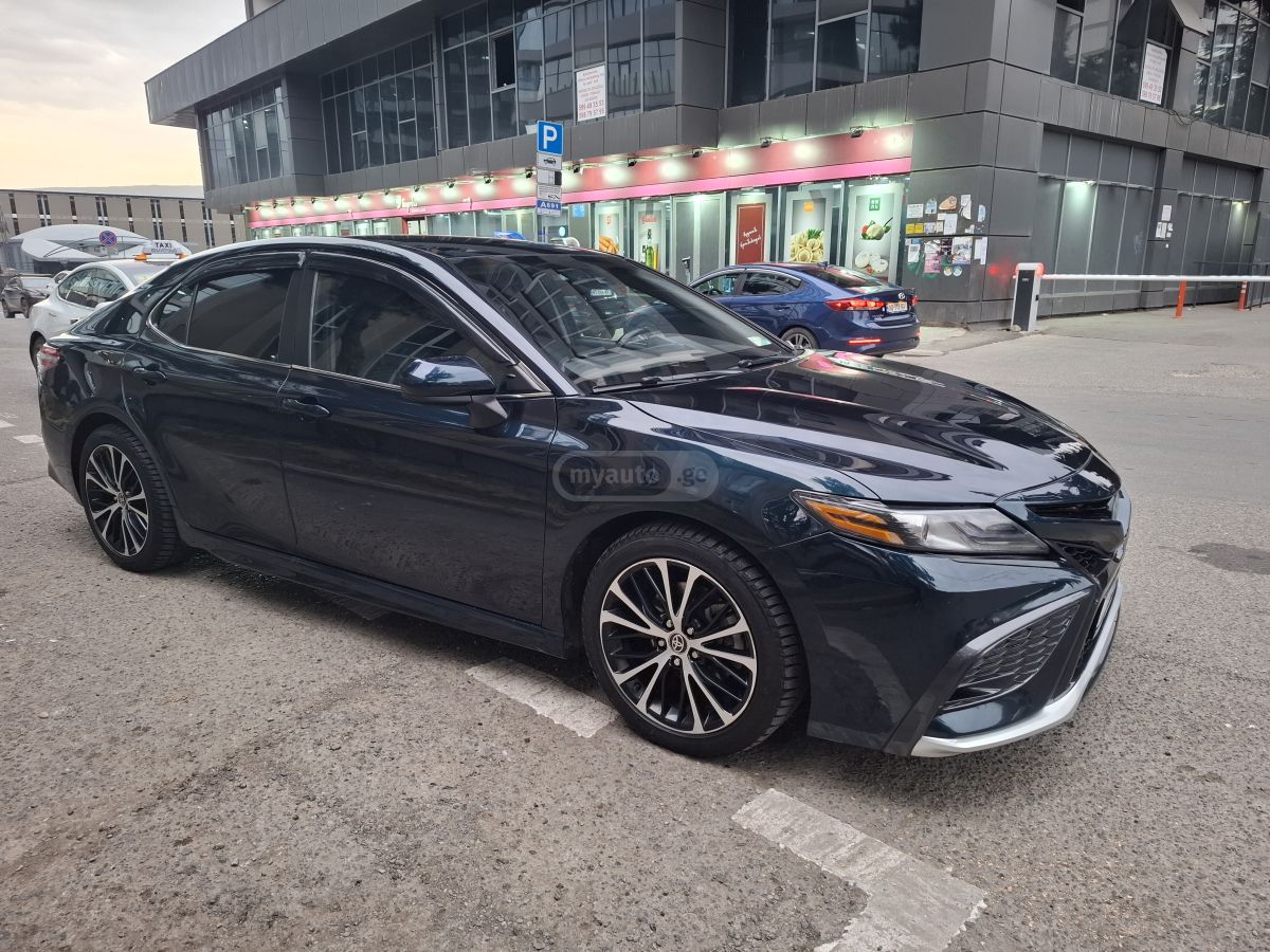 Toyota Camry - фото 5