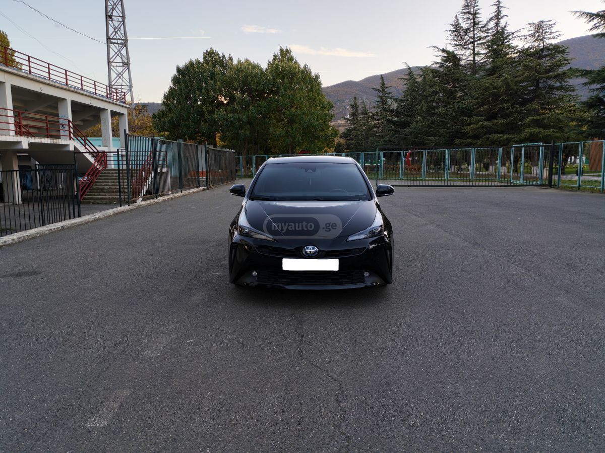 Toyota Nightshade 5dr Front-Wheel Dri — миниатюра 3