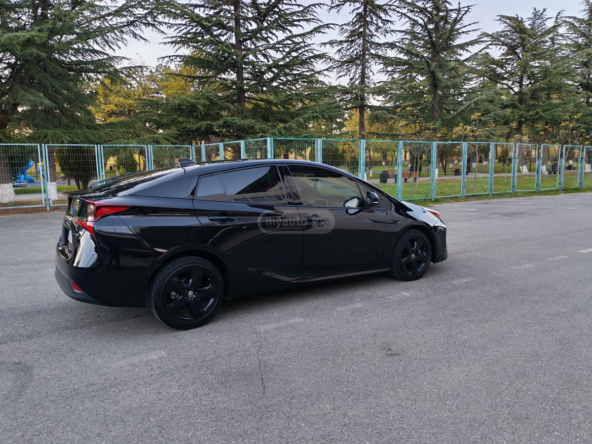 Toyota Nightshade 5dr Front-Wheel Dri — миниатюра 7