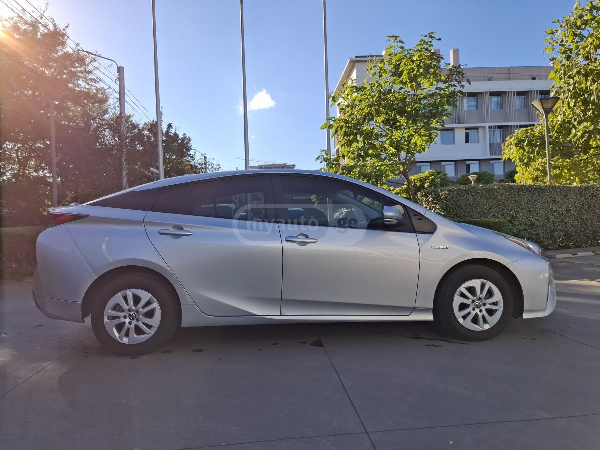 Toyota Prius - фото 4