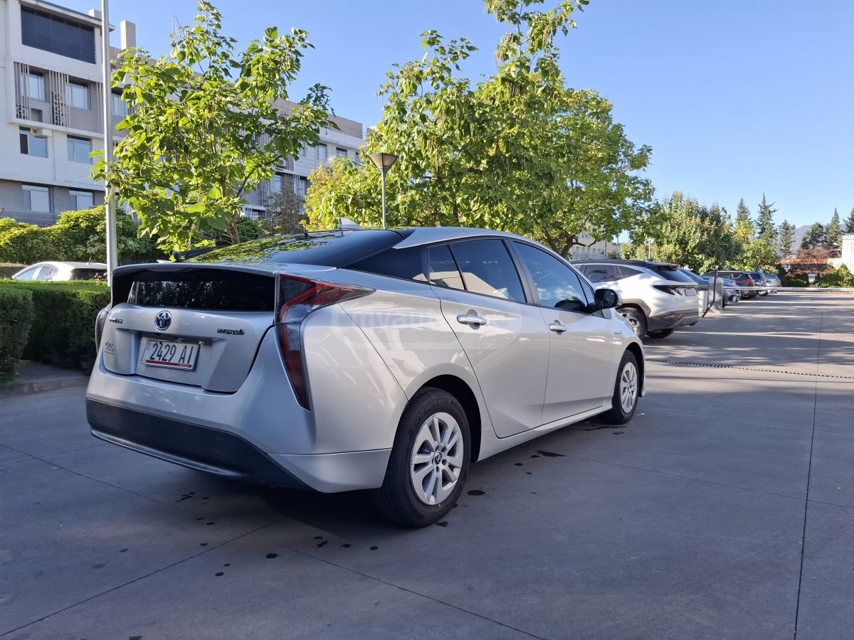 Toyota Prius - фото 8