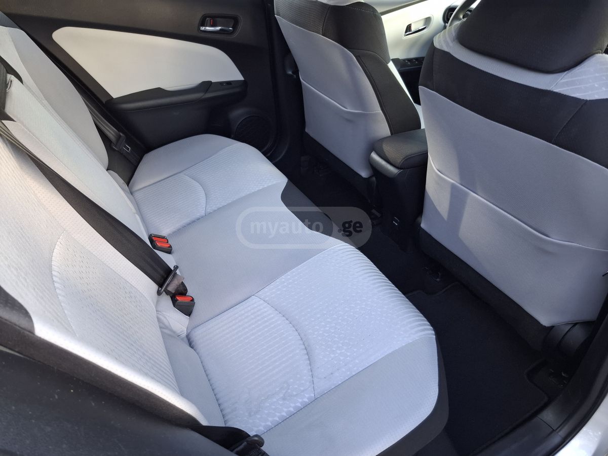 Toyota Prius - фото 9