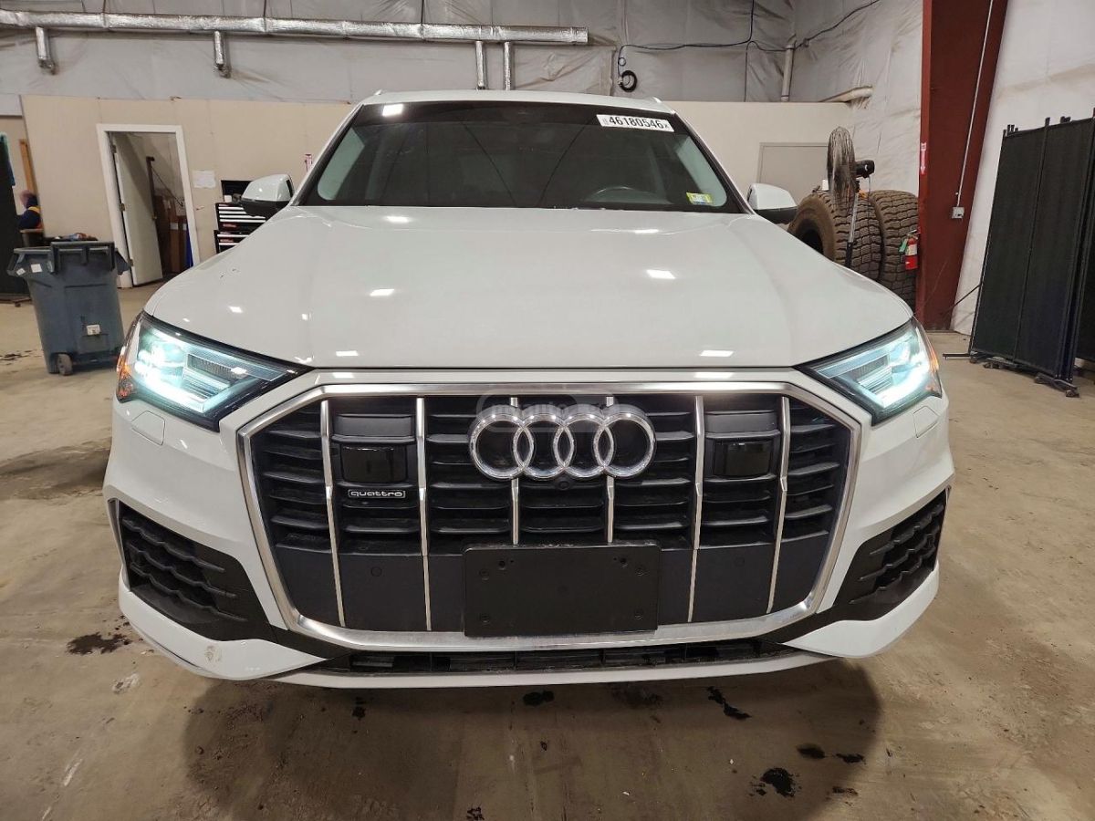 Audi Q7 - фото 1