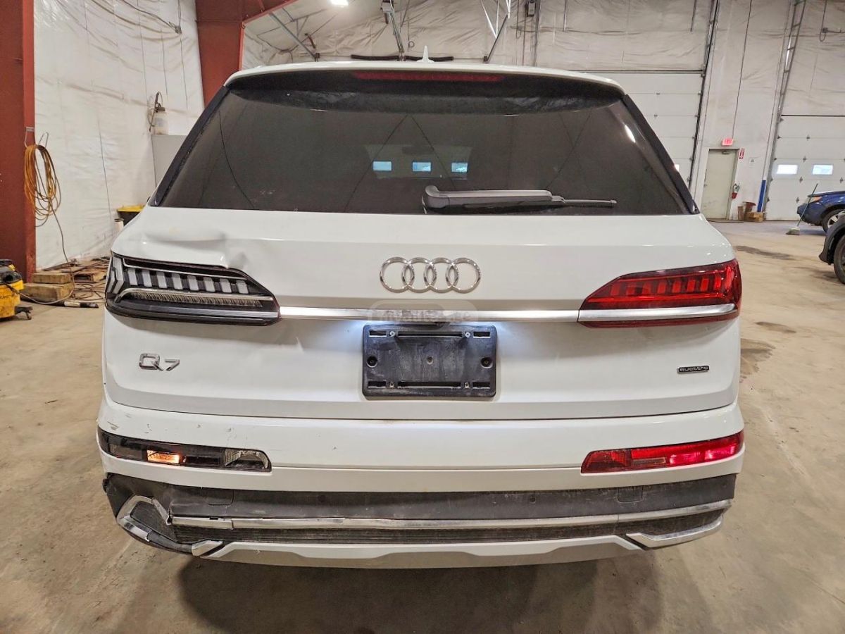 Audi Q7 - фото 8