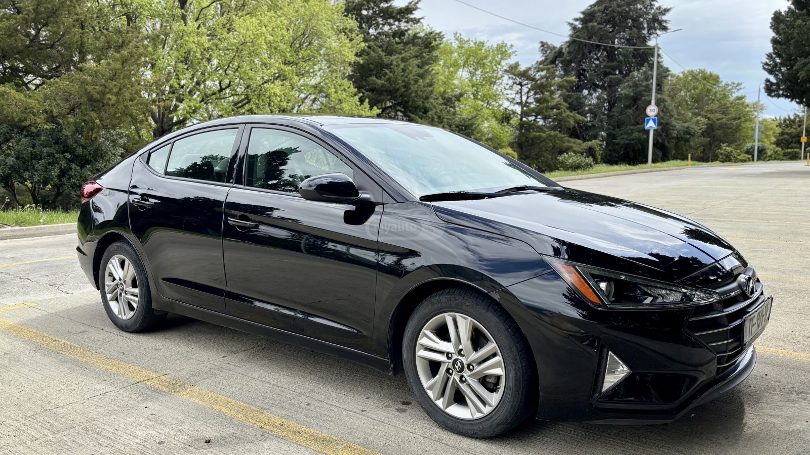 Hyundai Elantra - фото 2