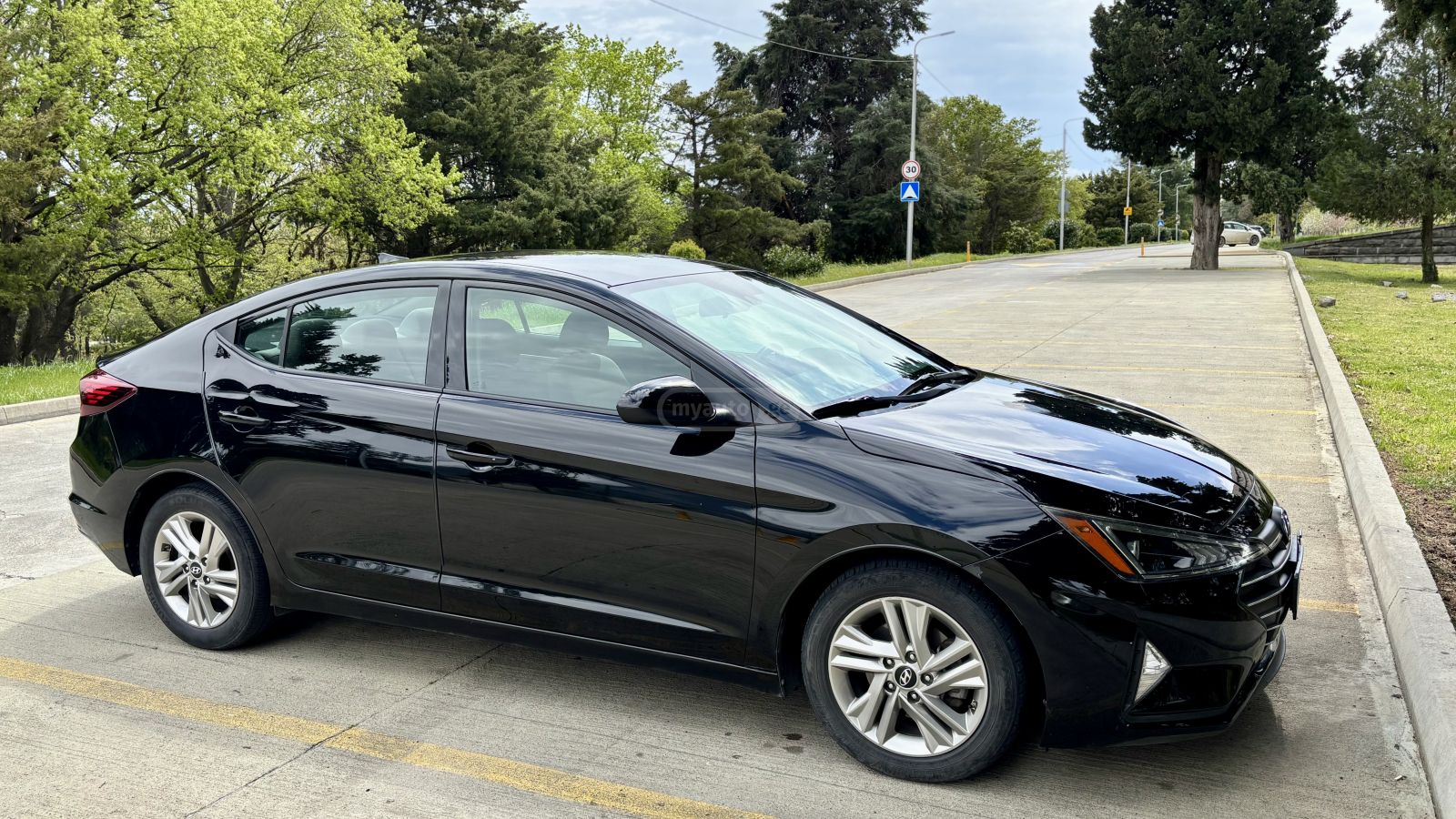 Hyundai Elantra - фото 4