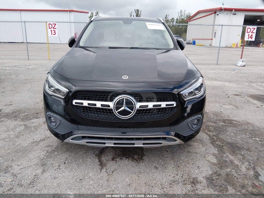 Mercedes-Benz GLA 250 - фото 1