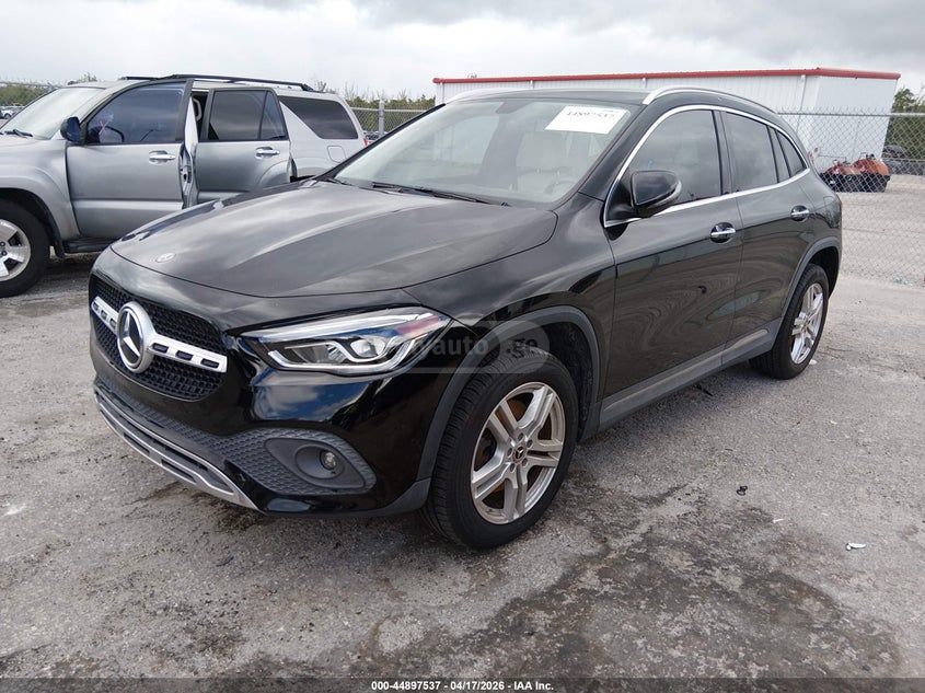 Mercedes-Benz GLA 250 - фото 3