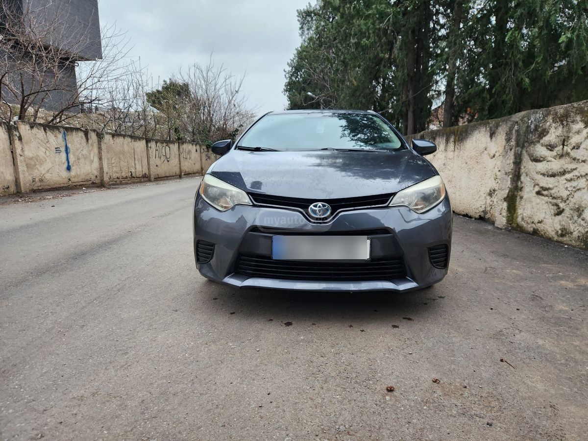 Toyota Corolla - фото 1