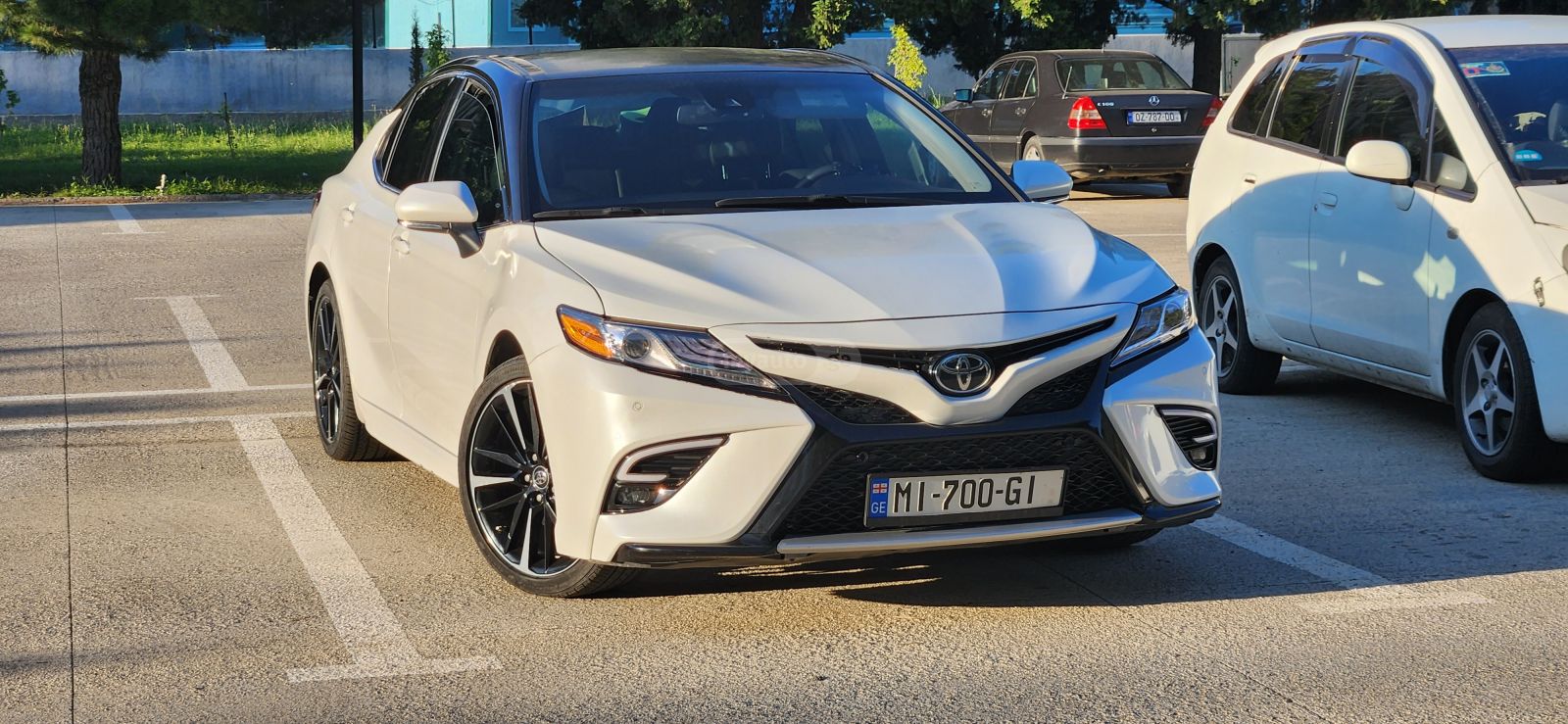 Toyota L 4dr Front-Wheel Drive Sedan — миниатюра 1