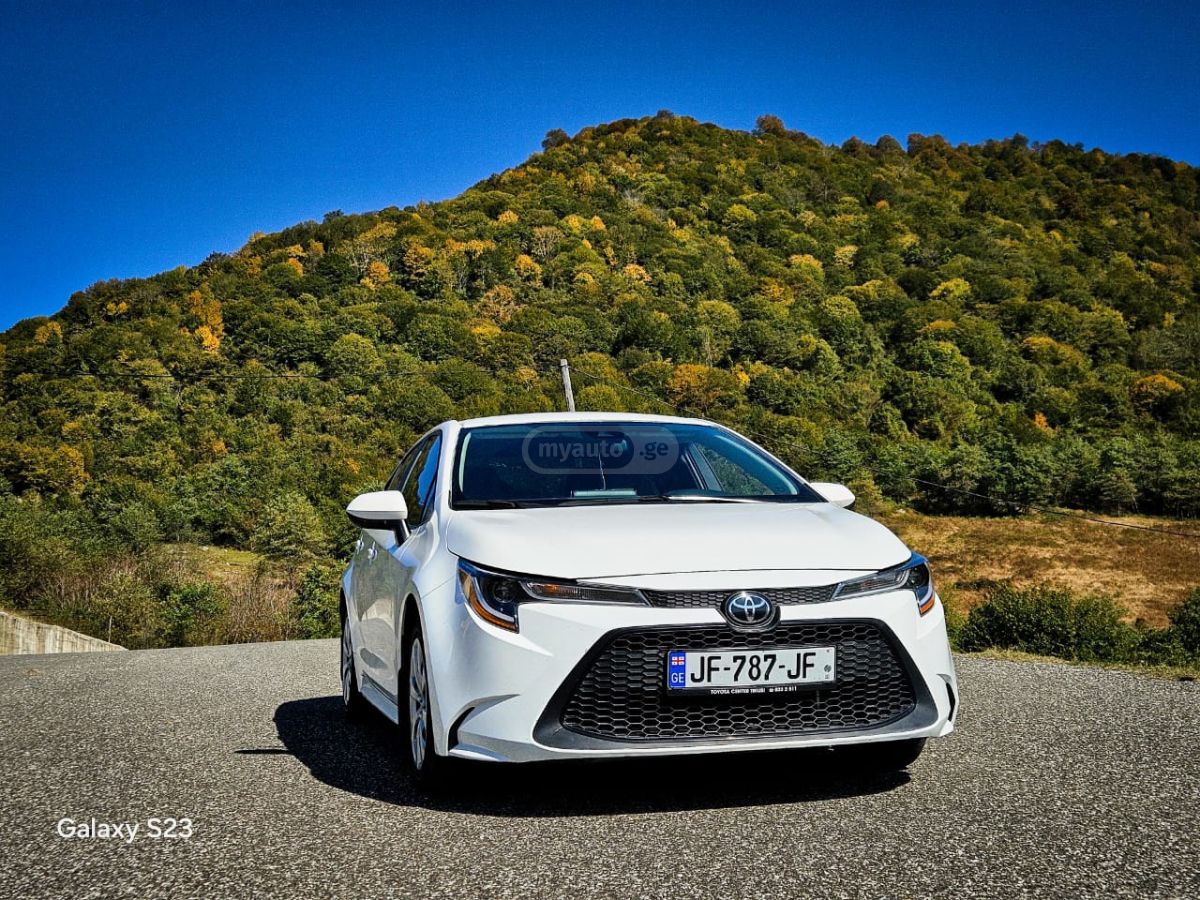 Toyota L 4dr Front-Wheel Drive Sedan — миниатюра 5