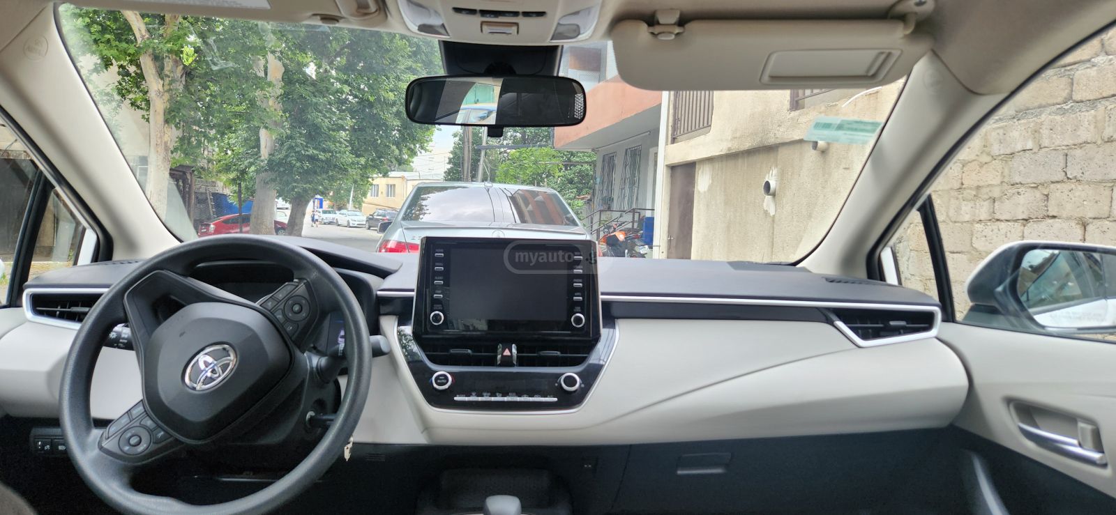 Toyota L 4dr Front-Wheel Drive Sedan — миниатюра 9