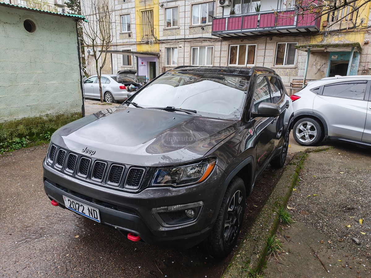 Jeep Compass - фото 1