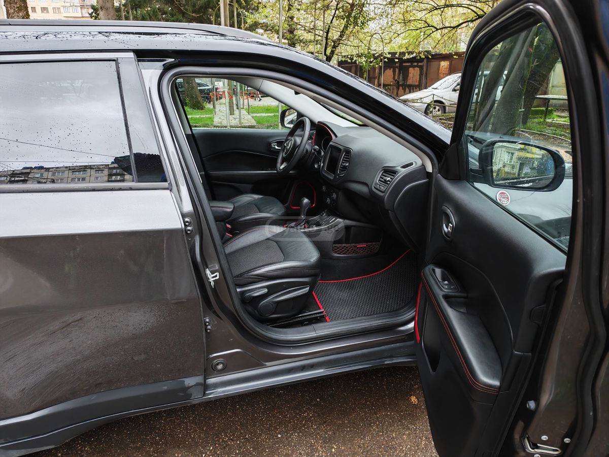 Jeep Compass - фото 11