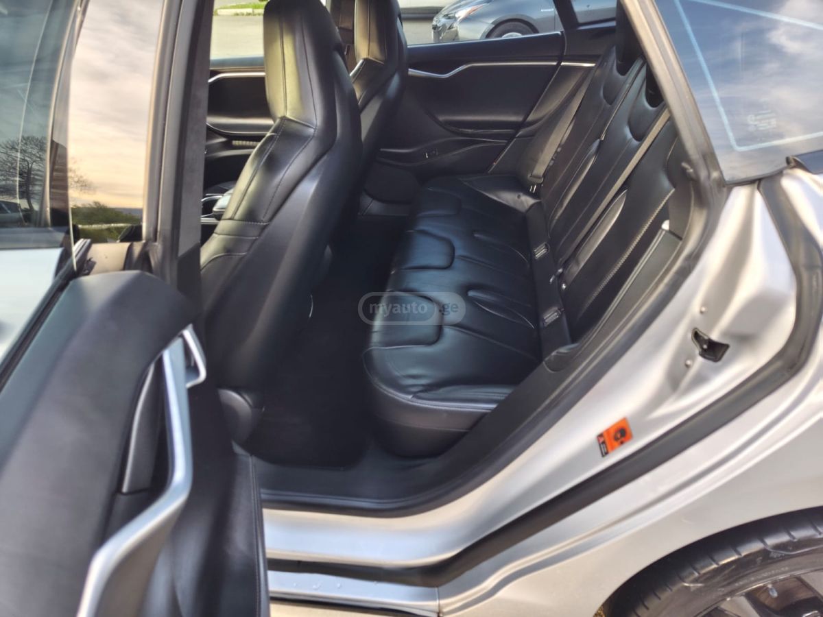 Tesla Model S - фото 10