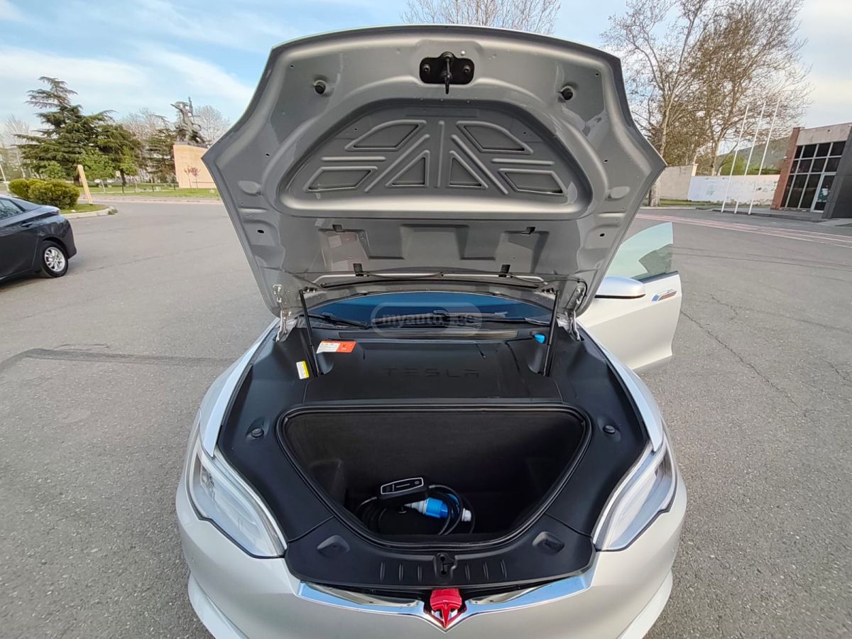 Tesla Model S - фото 12