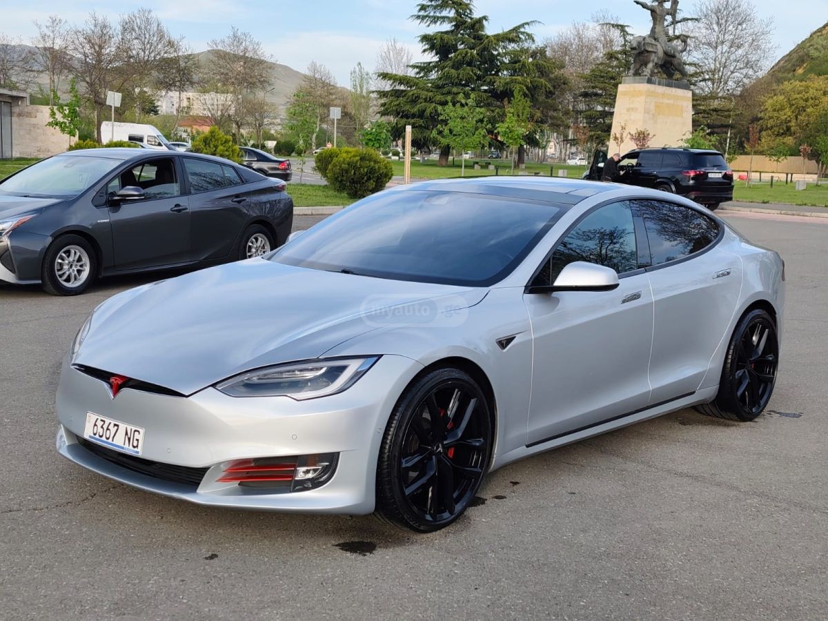 Tesla Model S - фото 2