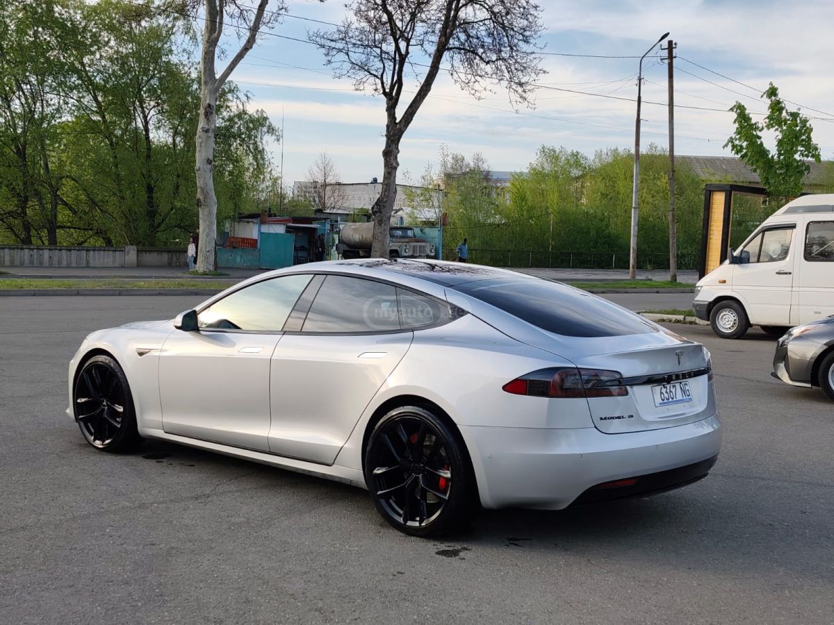 Tesla Model S - фото 5