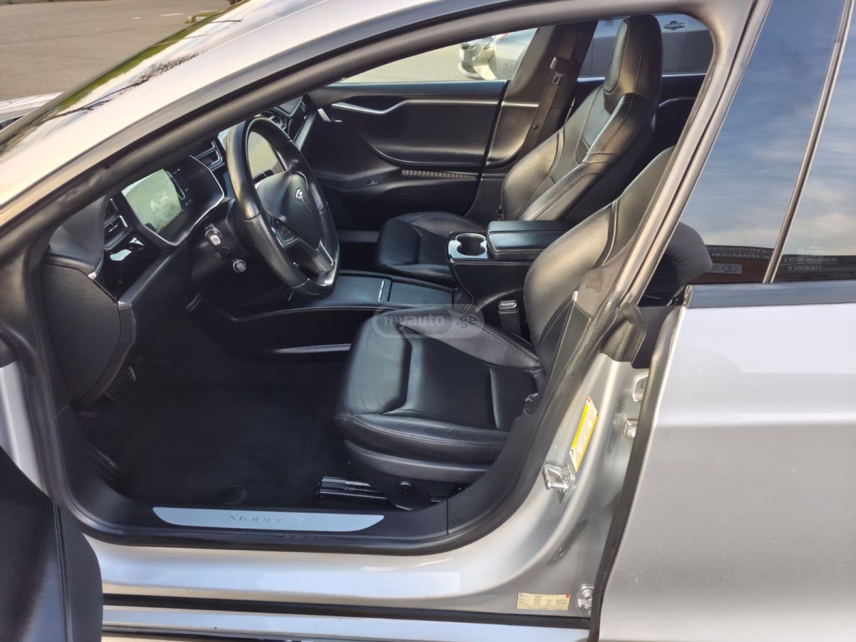 Tesla Model S - фото 9