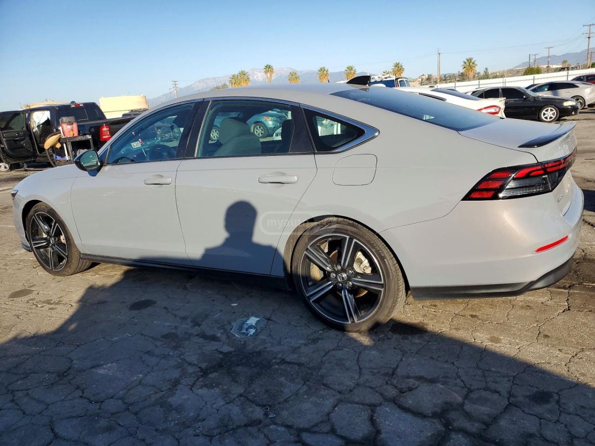 Honda Sport w/o BSI 4dr Sedan CVT — миниатюра 2