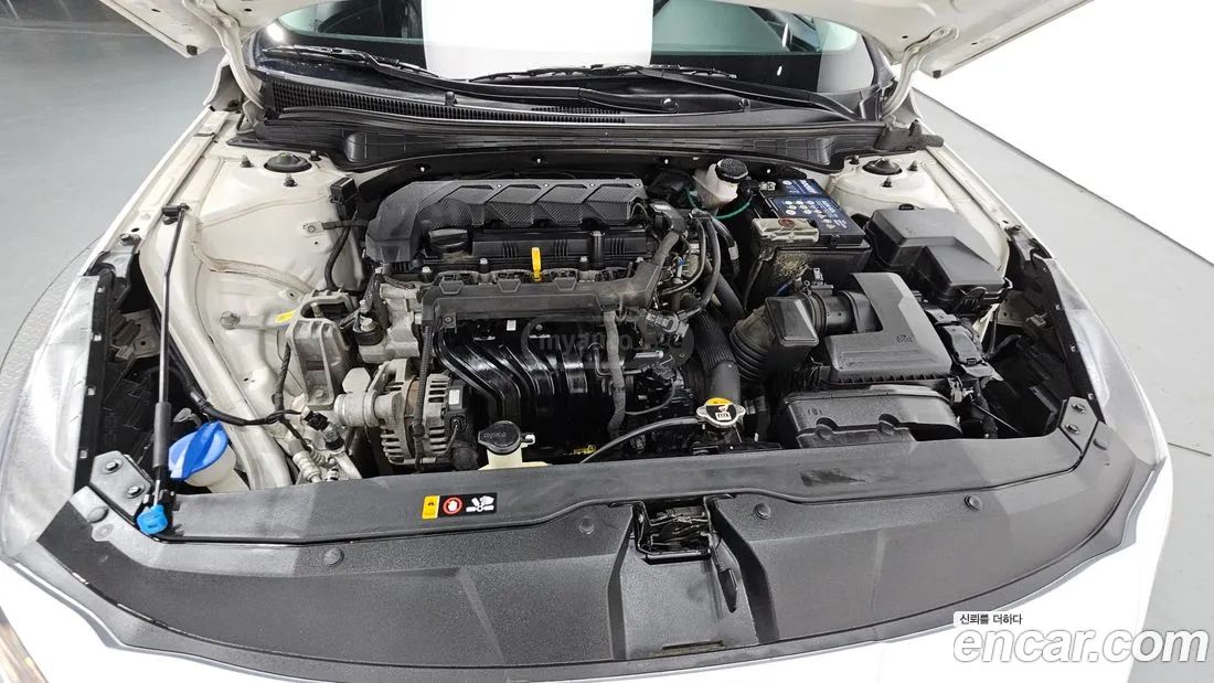 Hyundai Elantra - фото 6