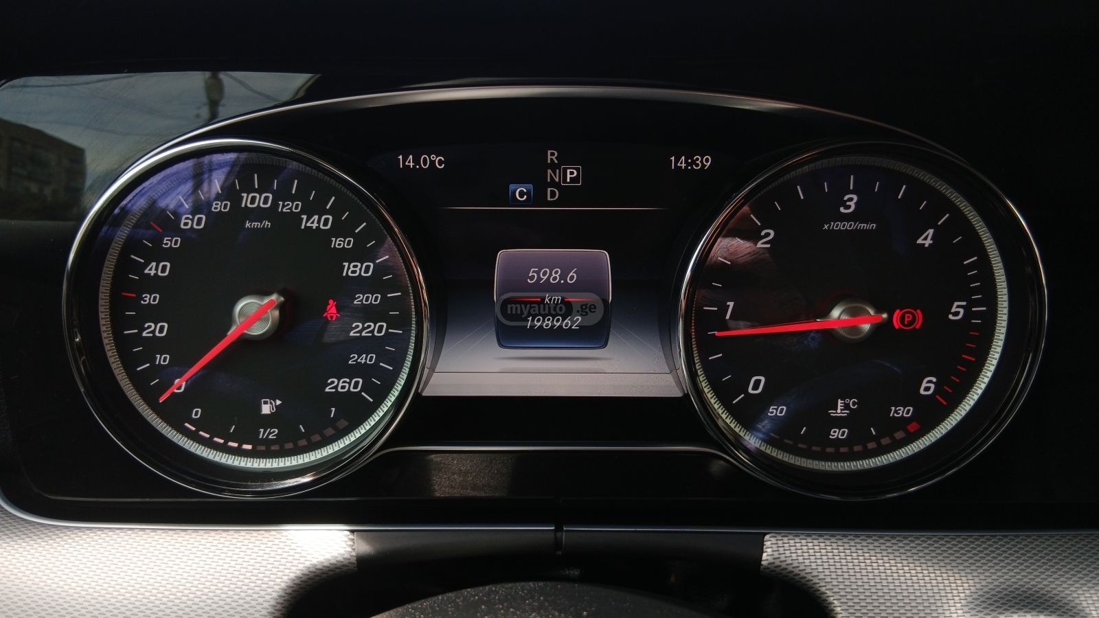 Mercedes-Benz E 220 - фото 10