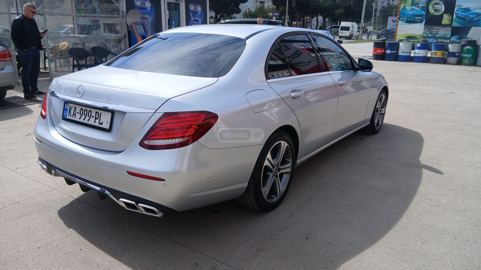 Mercedes-Benz E 220 - фото 4