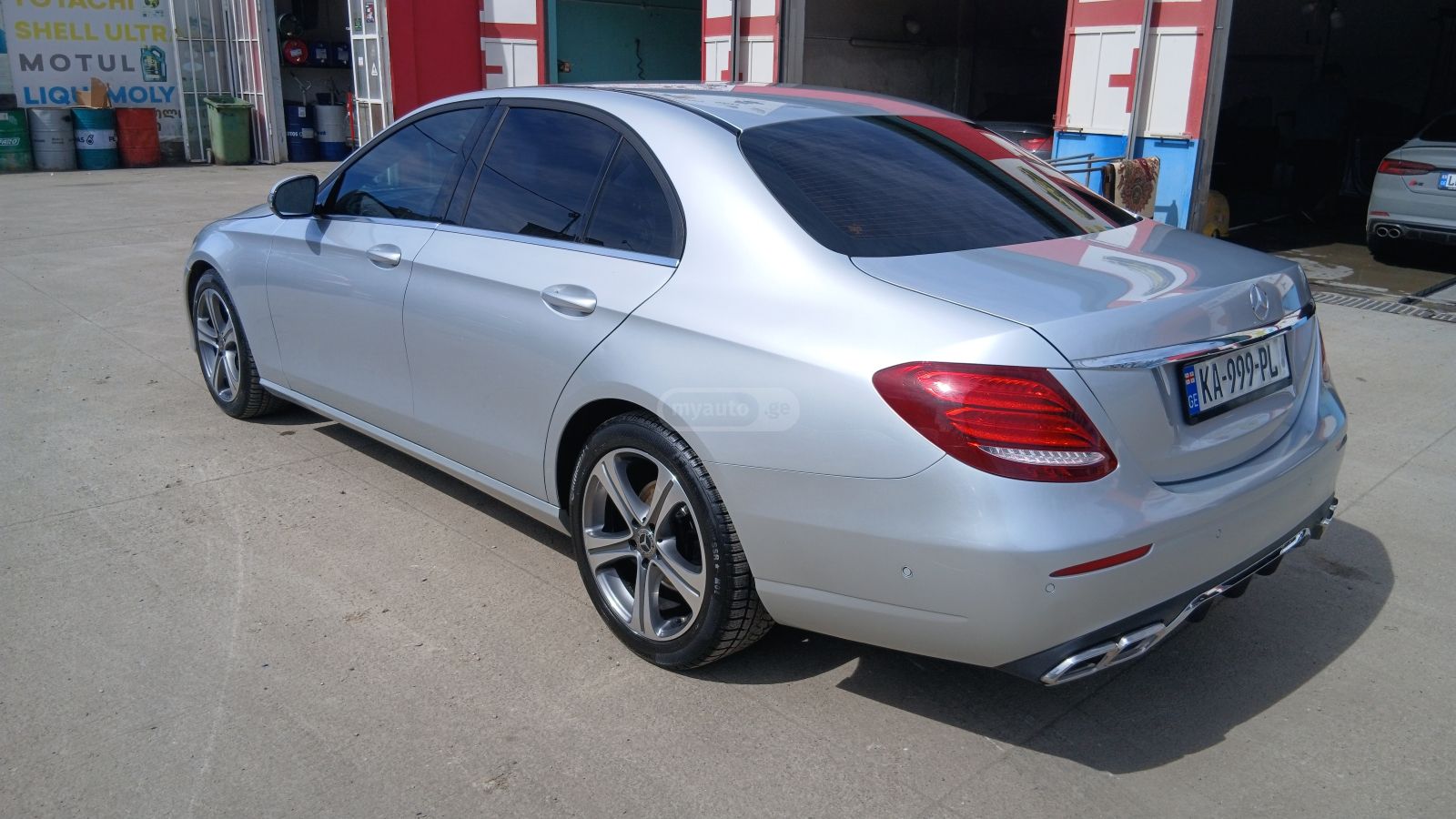 Mercedes-Benz E 220 - фото 6