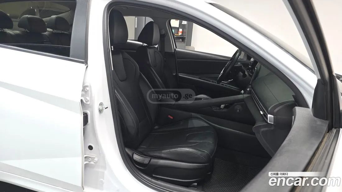 Hyundai Elantra - фото 10