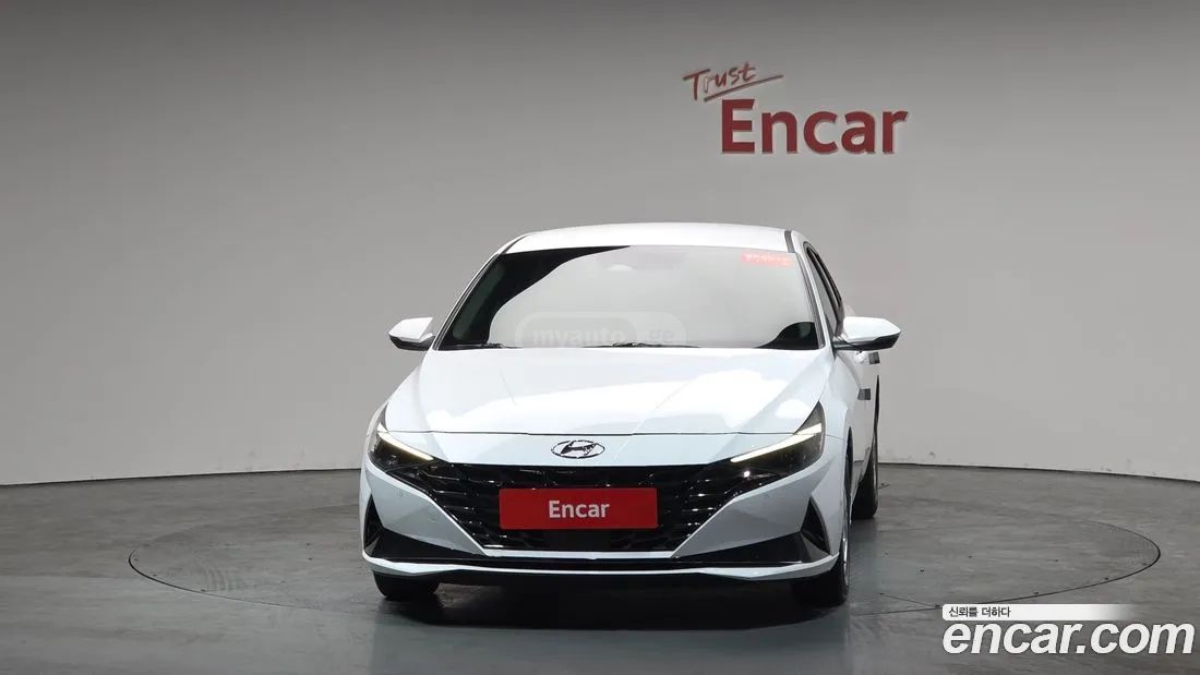 Hyundai Elantra - фото 3