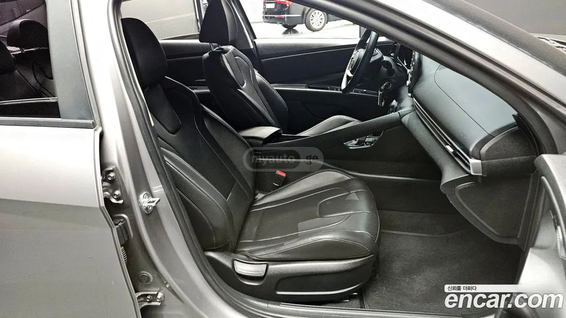 Hyundai Elantra - фото 10