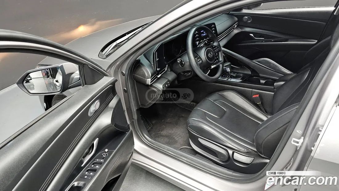 Hyundai Elantra - фото 12