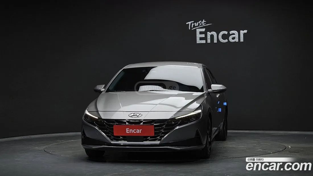 Hyundai Elantra - фото 3