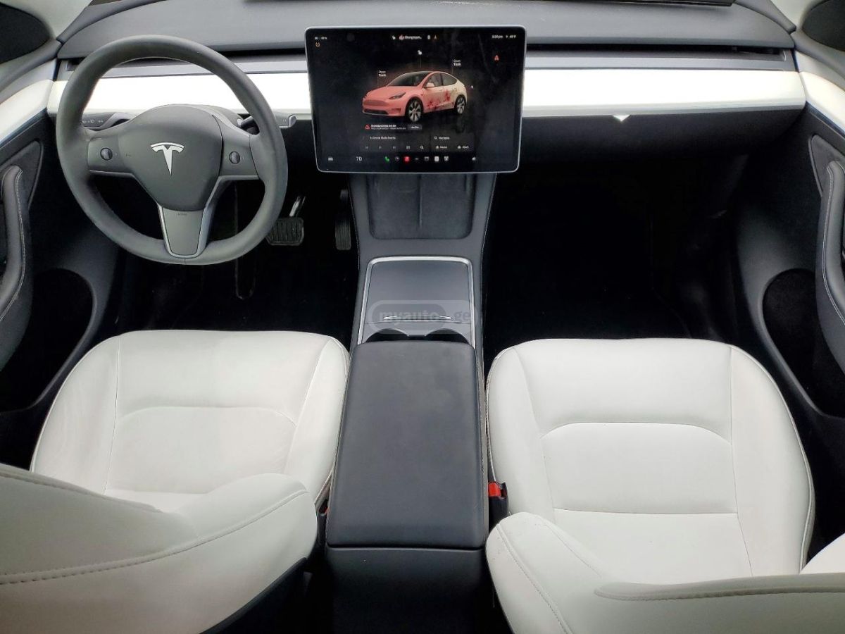 Tesla Model Y - фото 8