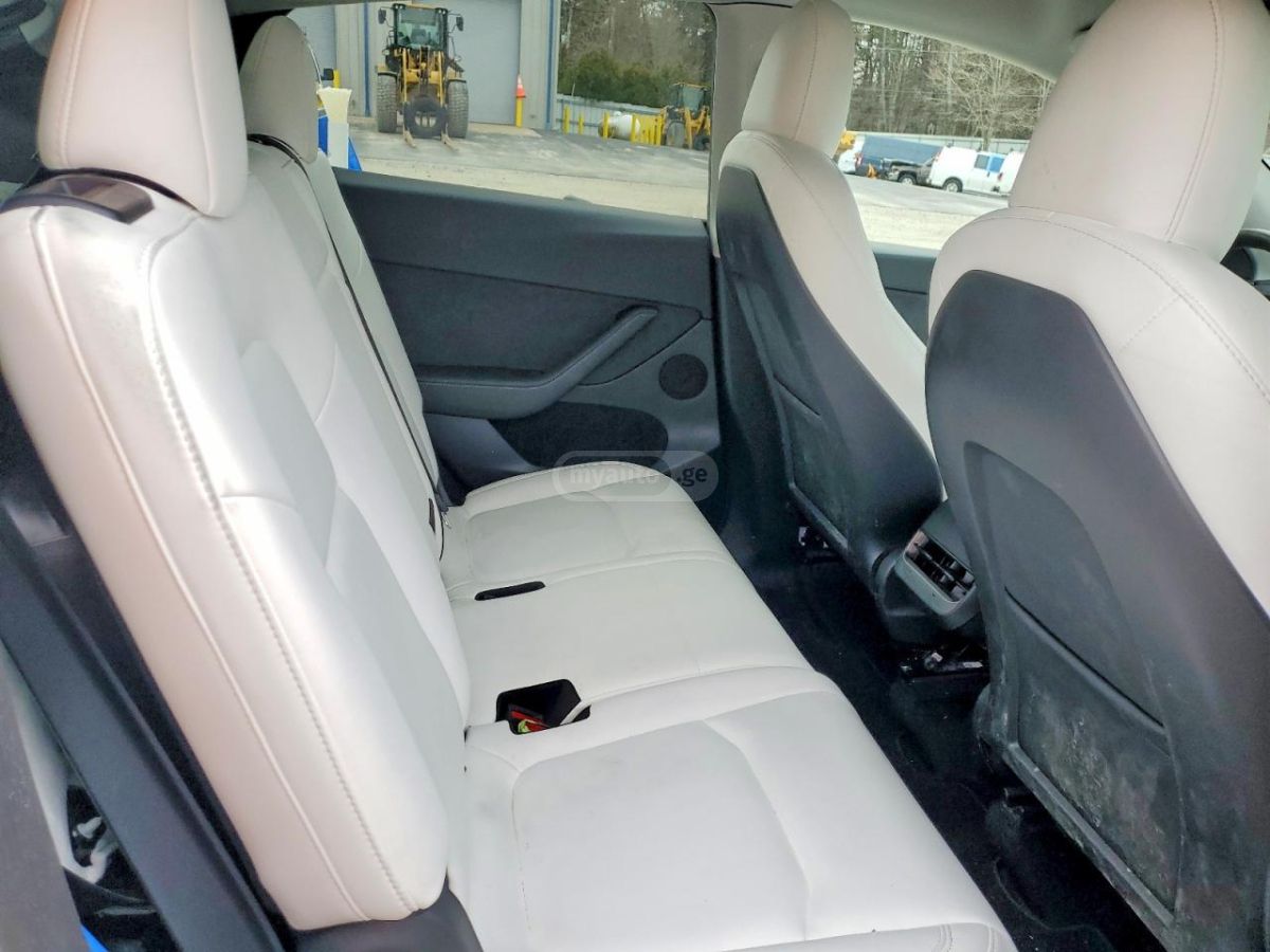 Tesla Model Y - фото 9