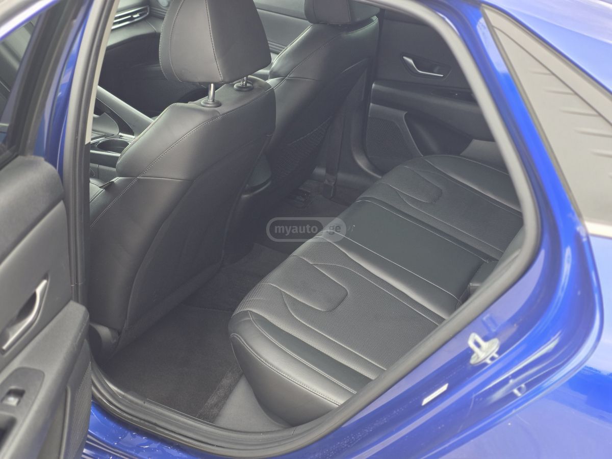 Hyundai Elantra - фото 12