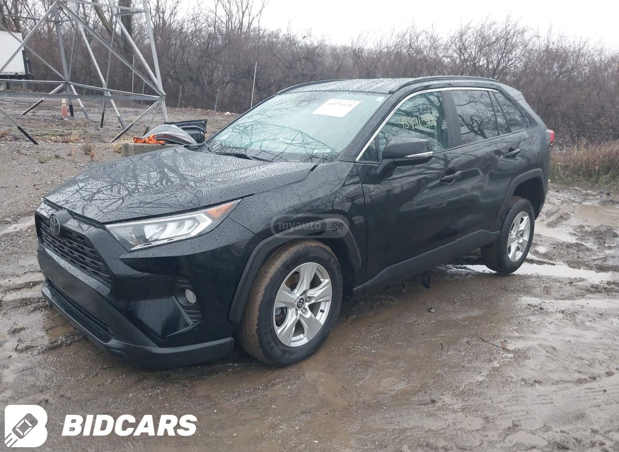 Toyota RAV 4 - фото 1