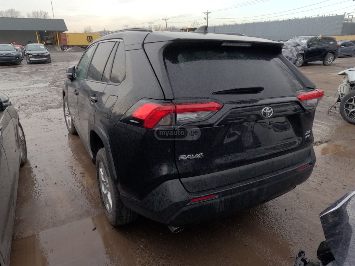 Toyota RAV 4 - фото 10